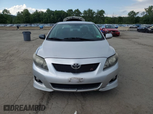2010 Toyota Corolla z VIN 2T1BU4EE1AC260665, wystawiony jako Copart lot #60441805 z przebiegiem 173 521 mil mil oraz Szkoda całkowita • Salvage title. Historia ofert i sprzedaży dostępna na DreamBid. Obrazek 5.