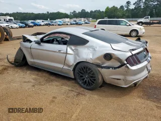 2016 Ford Mustang EcoBoost z VIN 1FA6P8TH4G5326330, wystawiony jako Copart lot #57402025 z przebiegiem 108 229 mil mil oraz Szkoda całkowita • Salvage title. Historia ofert i sprzedaży dostępna na DreamBid. Obrazek 2.