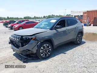 2024 Jeep Compass Limited z VIN 3C4NJDCN8RT596315, wystawiony jako IAAI lot #42607474 z przebiegiem 41 495 mil mil oraz . Historia ofert i sprzedaży dostępna na DreamBid. Obrazek 2.