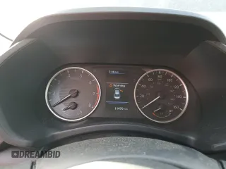 2025 Nissan Sentra S z VIN 3N1AB8BV1SY219311, wystawiony jako Copart lot #56207505 z przebiegiem 11 470 mil mil oraz Szkoda całkowita • Salvage title. Historia ofert i sprzedaży dostępna na DreamBid. Obrazek 9.