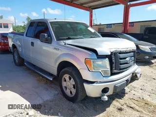 2010 Ford F-150 XL with VIN 1FTEX1C84AFC75927, listed as a IAAI auction lot 41914987 with 85,524 mi miles. Bid and sale history available at carsss.com. Image 1.
