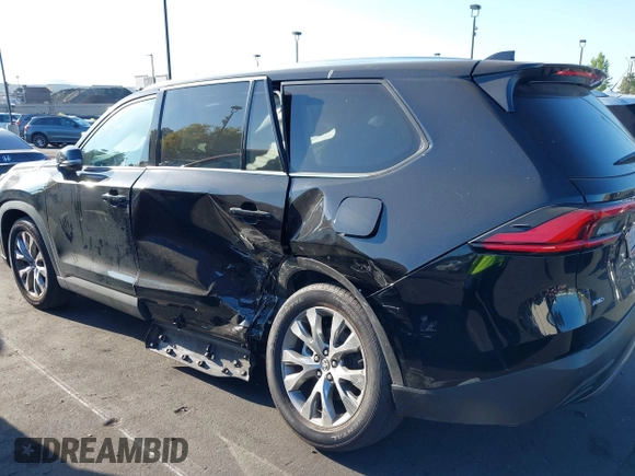 2024 Toyota Highlander XLE z VIN 5TDAAAB52RS003735, wystawiony jako IAAI lot #42373845 z przebiegiem 12 569 mil mil oraz . Historia ofert i sprzedaży dostępna na DreamBid. Obrazek 12.