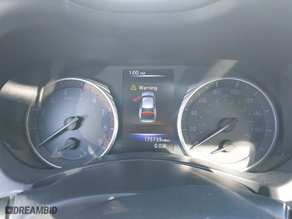 2015 Infiniti Q50 with VIN JN1BV7ARXFM390013, listed as a IAAI auction lot 41767784 with 175,739 mi miles. Bid and sale history available at carsss.com. Image 7.