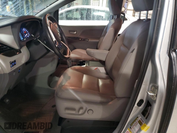 2019 Toyota Sienna XLE Auto Access Seat z VIN 5TDYZ3DC5KS005161, wystawiony jako Copart lot #55245905 z przebiegiem 98 077 mil mil oraz Szkoda całkowita • Salvage title. Historia ofert i sprzedaży dostępna na DreamBid. Obrazek 7.
