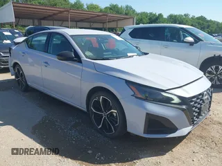 2024 Nissan Altima SR z VIN 1N4BL4CV5RN369697, wystawiony jako IAAI lot #42335803 z przebiegiem 29 820 mil mil oraz . Historia ofert i sprzedaży dostępna na DreamBid. Obrazek 1.