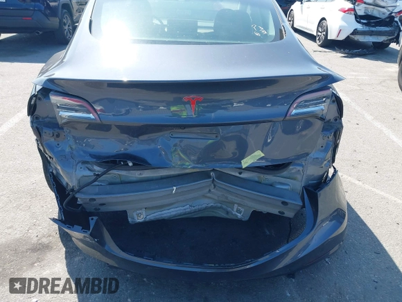 2023 Tesla Model 3 z VIN 5YJ3E1EA5PF401299, wystawiony jako IAAI lot #41968352 z przebiegiem 20 541 mil mil oraz . Historia ofert i sprzedaży dostępna na DreamBid. Obrazek 6.