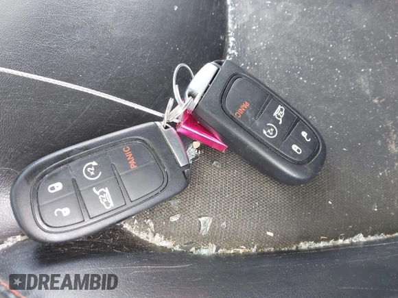 2022 Jeep Cherokee Trailhawk z VIN 1C4PJMBX1ND539319, wystawiony jako IAAI lot #41811178 z przebiegiem 49 922 mil mil oraz . Historia ofert i sprzedaży dostępna na DreamBid. Obrazek 11.