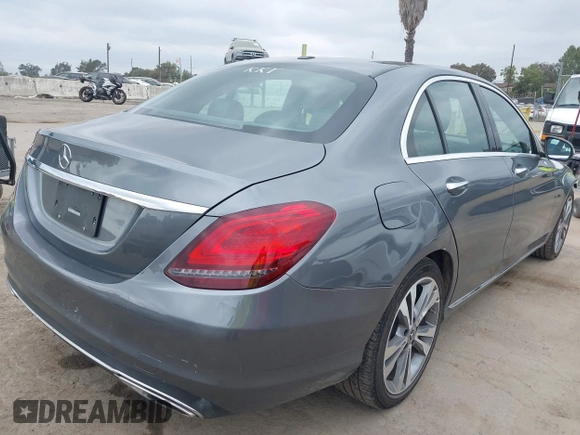 2019 Mercedes-Benz C 300 with VIN 55SWF8DB7KU312371, listed as a IAAI auction lot 42053369 with 62,767 mi miles and . Bid and sale history available at DreamBid. Image 4.