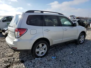2010 Subaru Forester X Limited with VIN JF2SH6DC3AH700592, listed as a Copart auction lot 84697644 with 130,550 mi miles and Salvage title. Bid and sale history available at DreamBid. Image 3.