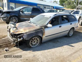 2001 Volvo V40 z VIN YV1VW29531F601362, wystawiony jako Copart lot #72295744 z przebiegiem Nie podano mil oraz Szkody całkowita. Historia ofert i sprzedaży dostępna na DreamBid. Obrazek 1.