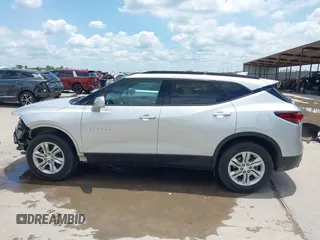 2019 Chevrolet Blazer z VIN 3GNKBBRA3KS698858, wystawiony jako IAAI lot #42270478 z przebiegiem 99 461 mil mil oraz . Historia ofert i sprzedaży dostępna na DreamBid. Obrazek 15.