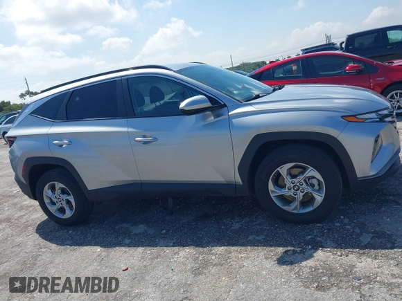 2024 Hyundai Tucson SEL with VIN 5NMJBCDE7RH387021, listed as a IAAI auction lot 41930770 with 33,119 mi miles and . Bid and sale history available at carsss.com. Image 13.