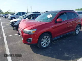 2014 Mitsubishi Outlander SE z VIN 4A4AP4AU7EE014439, wystawiony jako IAAI lot #42026513 z przebiegiem 70 963 mil mil oraz . Historia ofert i sprzedaży dostępna na DreamBid. Obrazek 2.