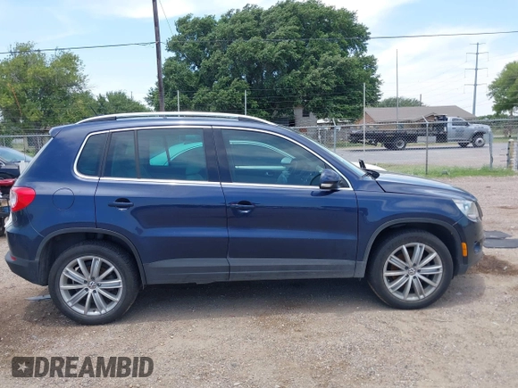 2011 Volkswagen Tiguan SEL с VIN WVGBV7AX4BW506165, выставлен на аукционе IAAI как лот 42256905 с пробегом 171 047 миль миль и . История ставок и продаж доступна на DreamBid. Изображение 13.