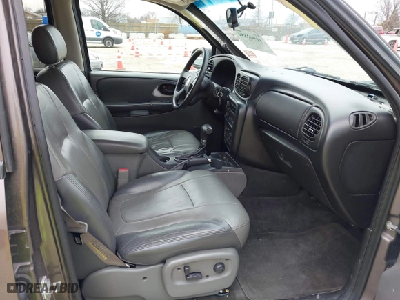 2008 Chevrolet TrailBlazer LT w/1LT with VIN 1GNDS13S182228241, listed as a IAAI auction lot 41902854 with 176,884 mi miles. Bid and sale history available at carsss.com. Image 5.