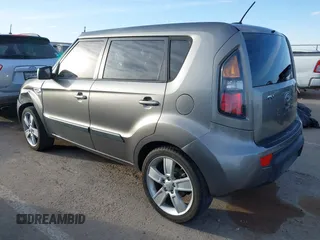 2011 Kia Soul + with VIN KNDJT2A27B7215666, listed as a IAAI auction lot 41600060 with 185,480 mi miles. Bid and sale history available at carsss.com. Image 3.