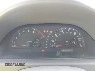 2003 Toyota Camry LE z VIN 4T1BF32K33U044476, wystawiony jako IAAI lot #42464651 z przebiegiem 206 004 mil mil oraz . Historia ofert i sprzedaży dostępna na DreamBid. Obrazek 7.