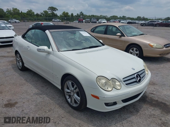 2008 Mercedes-Benz CLK 350 with VIN WDBTK56G98F236825, listed as a IAAI auction lot 42193752 with 127,318 mi miles and . Bid and sale history available at carsss.com. Image 6.