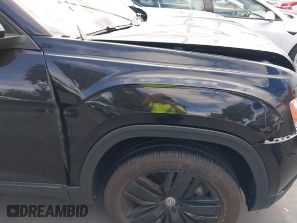 2018 Volkswagen Atlas SE with VIN 1V2DP2CA6JC600310, listed as a IAAI auction lot 42256570 with 29,912 mi miles and . Bid and sale history available at DreamBid. Image 20.