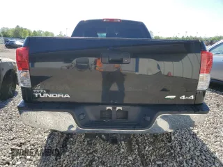2010 Toyota Tundra z VIN 5TFUW5F18AX106184, wystawiony jako Copart lot #53307325 z przebiegiem 180 936 mil mil oraz Szkoda całkowita • Salvage title. Historia ofert i sprzedaży dostępna na DreamBid. Obrazek 6.
