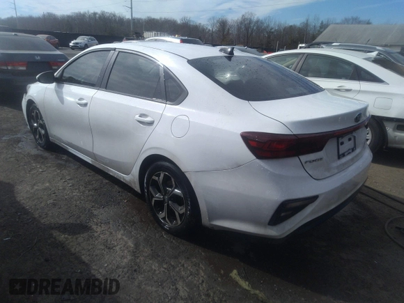 2019 Kia Forte LXS with VIN 3KPF24AD0KE029618, listed as a IAAI auction lot 35861552 with 117,818 mi miles and . Bid and sale history available at carsss.com. Image 3.