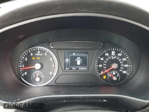 2016 Kia Sorento EX with VIN 5XYPH4A14GG015269, listed as a Copart auction lot 61449925 with 250,605 mi miles and Salvage title. Bid and sale history available at DreamBid. Image 9.