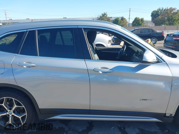 2017 BMW X1 xDrive28i z VIN WBXHT3Z34H4A53805, wystawiony jako IAAI lot #40682476 z przebiegiem 225 253 mil mil oraz . Historia ofert i sprzedaży dostępna na DreamBid. Obrazek 13.