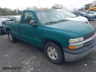 2002 Chevrolet Silverado 1500 with VIN 1GCEC14W82Z286809, listed as a IAAI auction lot 41876270 with 217,690 mi miles. Bid and sale history available at carsss.com. Image 1.