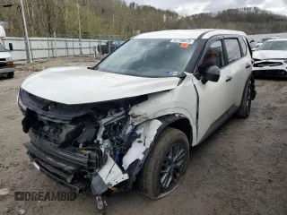 2023 Nissan Rogue S z VIN 5N1BT3AB1PC939115, wystawiony jako Copart lot #52106625 z przebiegiem 10 767 mil mil oraz Szkoda całkowita • Salvage title. Historia ofert i sprzedaży dostępna na DreamBid. Obrazek 1.