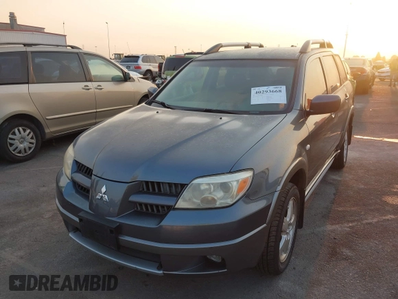 2005 Mitsubishi Outlander XLS with VIN JA4LX41F75U022428, listed as a IAAI auction lot 40293668 with 190,917 mi miles. Bid and sale history available at carsss.com. Image 6.