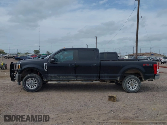 2017 Ford Super Duty F-250 SRW Lariat with VIN 1FT7W2BT9HEE94910, listed as a IAAI auction lot 42061321 with 265,615 mi miles. Bid and sale history available at carsss.com. Image 14.