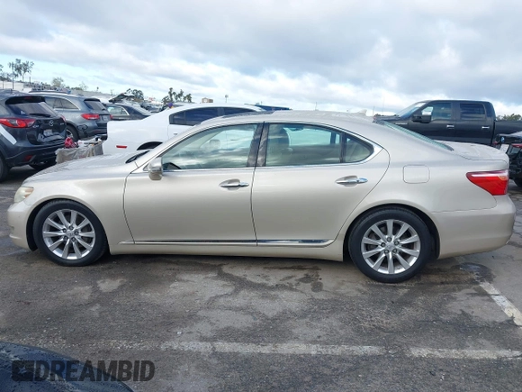 2012 Lexus LS 460 z VIN JTHBL5EFXC5110621, wystawiony jako IAAI lot #41714523 z przebiegiem 104 684 mil mil oraz . Historia ofert i sprzedaży dostępna na DreamBid. Obrazek 14.