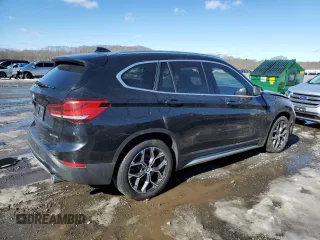 2021 BMW X1 xDrive28i with VIN WBXJG9C04M5T78933, listed as a Copart auction lot 45018135 with 72,067 mi miles and Salvage Title. Bid and sale history available at carsss.com. Image 3.