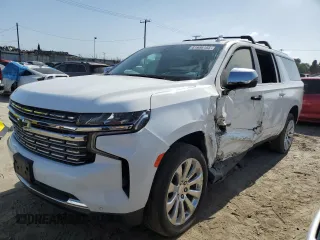 2021 Chevrolet Suburban Premier z VIN 1GNSKFKDXMR185737, wystawiony jako Copart lot #61986155 z przebiegiem 50 759 mil mil oraz Szkoda całkowita • Salvage title. Historia ofert i sprzedaży dostępna na DreamBid. Obrazek 1.
