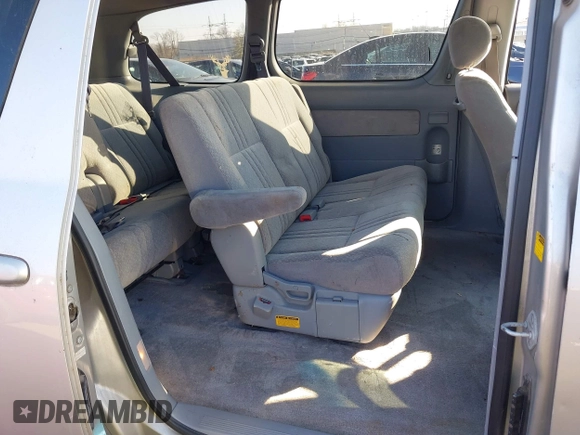 2002 Toyota Sienna CE with VIN 4T3ZF19CX2U424955, listed as a IAAI auction lot 41368364 with 130,891 mi miles. Bid and sale history available at carsss.com. Image 8.