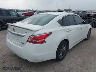 2015 Nissan Altima 2.5 with VIN 1N4AL3AP2FC457477, listed as a IAAI auction lot 41787048 with 122,468 mi miles. Bid and sale history available at carsss.com. Image 4.