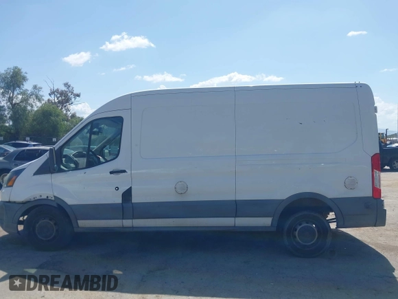 2016 Ford Transit Cargo z VIN 1FTBW2CM4GKA02611, wystawiony jako IAAI lot #41845080 z przebiegiem 175 109 mil mil oraz . Historia ofert i sprzedaży dostępna na DreamBid. Obrazek 13.