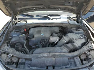 2015 BMW X1 xDrive28i z VIN WBAVL1C59FVY32553, wystawiony jako Copart lot #56513435 z przebiegiem 131 831 mil mil oraz Szkoda całkowita • Salvage title. Historia ofert i sprzedaży dostępna na DreamBid. Obrazek 11.