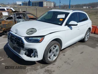 2021 Audi Q5 Premium Plus with VIN WA1BAAFYXM2050143, listed as a IAAI auction lot 41724418 with 60,638 mi miles. Bid and sale history available at carsss.com. Image 17.