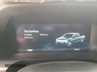 2024 Ford F-150 Lightning Flash с VIN 1FT6W3L78RWG28675, выставлен на аукционе Copart как лот 54061285 с пробегом 11 867 миль миль и Списание • Salvage title. История ставок и продаж доступна на DreamBid. Изображение 9.