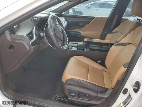2020 Lexus ES with VIN 58ADZ1B1XLU074823, listed as a Copart auction lot 47301035 with 47,117 mi miles and Salvage Title. Bid and sale history available at carsss.com. Image 7.