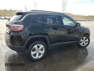 2018 Jeep Compass Altitude with VIN 3C4NJDBBXJT150565, listed as a Copart auction lot 54413725 with 68,790 mi miles and Salvage title. Bid and sale history available at DreamBid. Image 3.