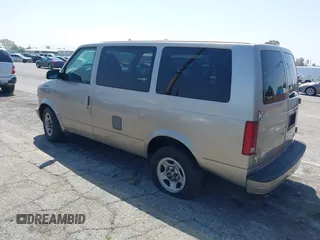 2004 GMC Safari with VIN 1GKDM19X14B502929, listed as a IAAI auction lot 42096114 with 221,352 mi miles. Bid and sale history available at carsss.com. Image 3.