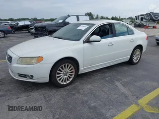 2012 Volvo S80 3.2L with VIN YV1952AS7C1151687, listed as a IAAI auction lot 41886406 with 117,720 mi miles. Bid and sale history available at carsss.com. Image 2.