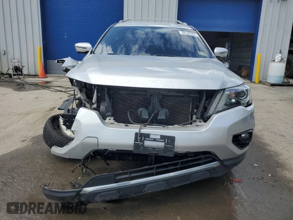 2017 Nissan Pathfinder Platinum z VIN 5N1DR2MMXHC686473, wystawiony jako Copart lot #58182055 z przebiegiem 252 933 mil mil oraz Szkoda całkowita • Salvage title. Historia ofert i sprzedaży dostępna na DreamBid. Obrazek 5.