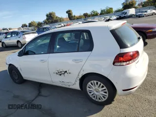 2014 Volkswagen Golf z VIN WVWDB7AJ2EW003496, wystawiony jako Copart lot #75106174 z przebiegiem 70 509 mil mil oraz Czysty tytuł • Clean title. Historia ofert i sprzedaży dostępna na DreamBid. Obrazek 2.