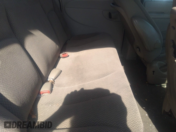 2005 Dodge Caravan SE with VIN 1D4GP25B25B410300, listed as a IAAI auction lot 42117541 with 34,596 mi miles and . Bid and sale history available at DreamBid. Image 8.