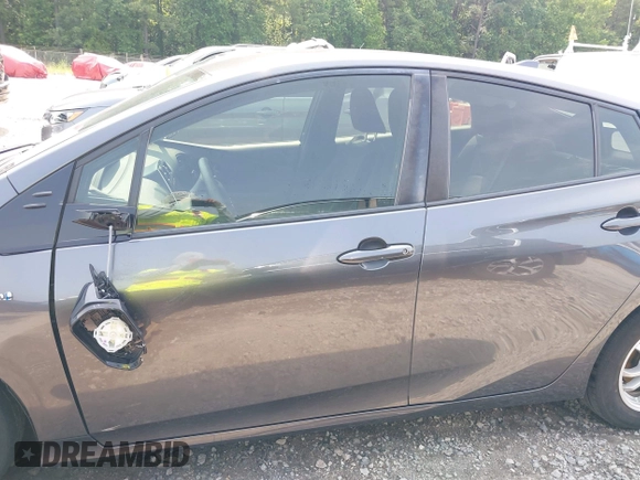 2016 Toyota Prius Four z VIN JTDKARFU1G3027589, wystawiony jako IAAI lot #42391692 z przebiegiem 172 255 mil mil oraz . Historia ofert i sprzedaży dostępna na DreamBid. Obrazek 14.