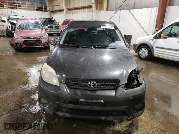 2006 Toyota Matrix STD z VIN 2T1LR30E96C562445, wystawiony jako Copart lot #87267984 z przebiegiem 131 416 mil mil oraz Szkody całkowita. Historia ofert i sprzedaży dostępna na DreamBid. Obrazek 5.