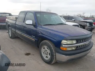 2000 Chevrolet Silverado 1500 LS with VIN 2GCEC19T5Y1385913, listed as a IAAI auction lot 41823096 with 248,219 mi miles. Bid and sale history available at carsss.com. Image 1.